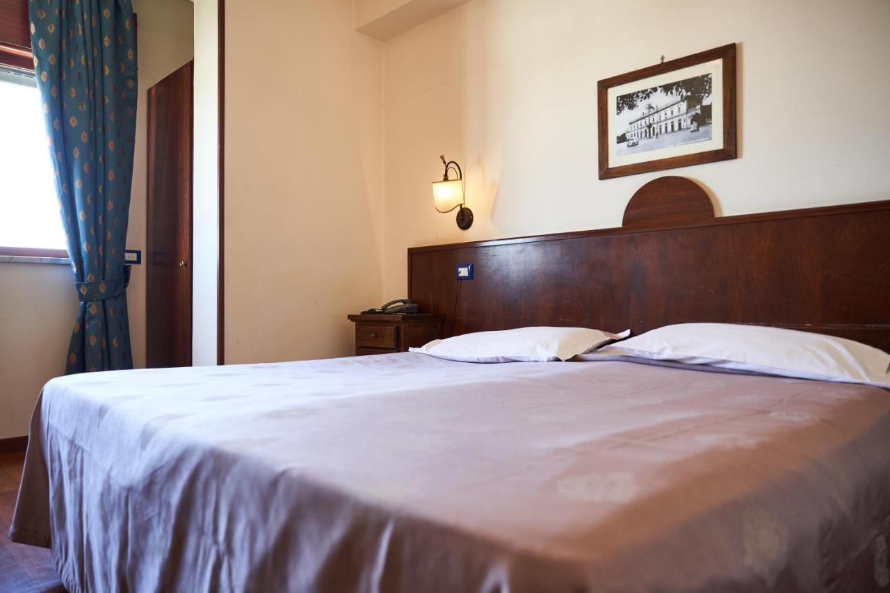 Hotel Max 아베르사 외부 사진
