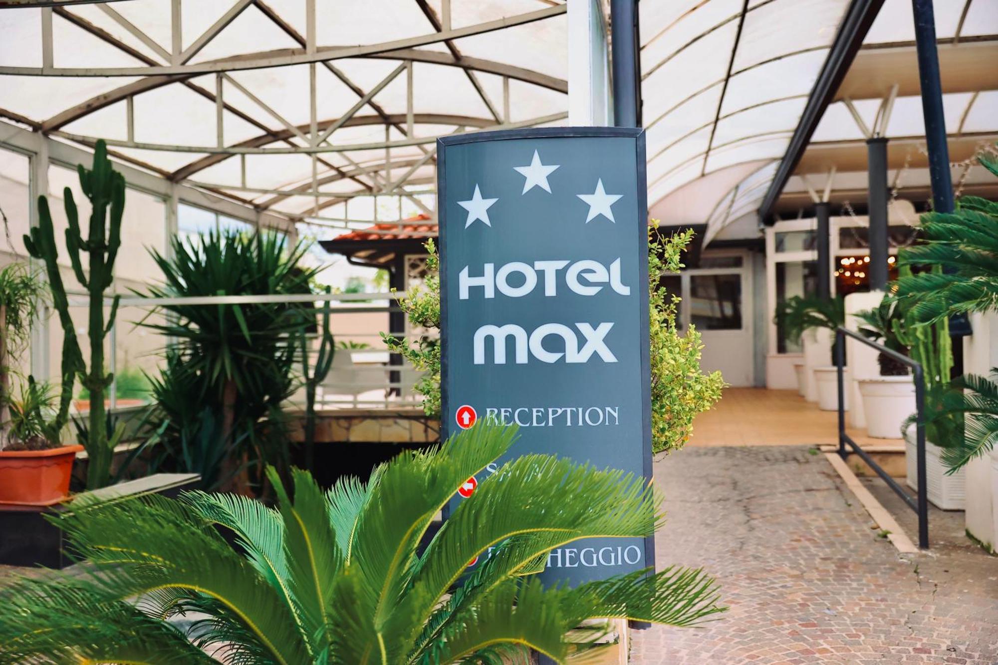 Hotel Max 아베르사 외부 사진