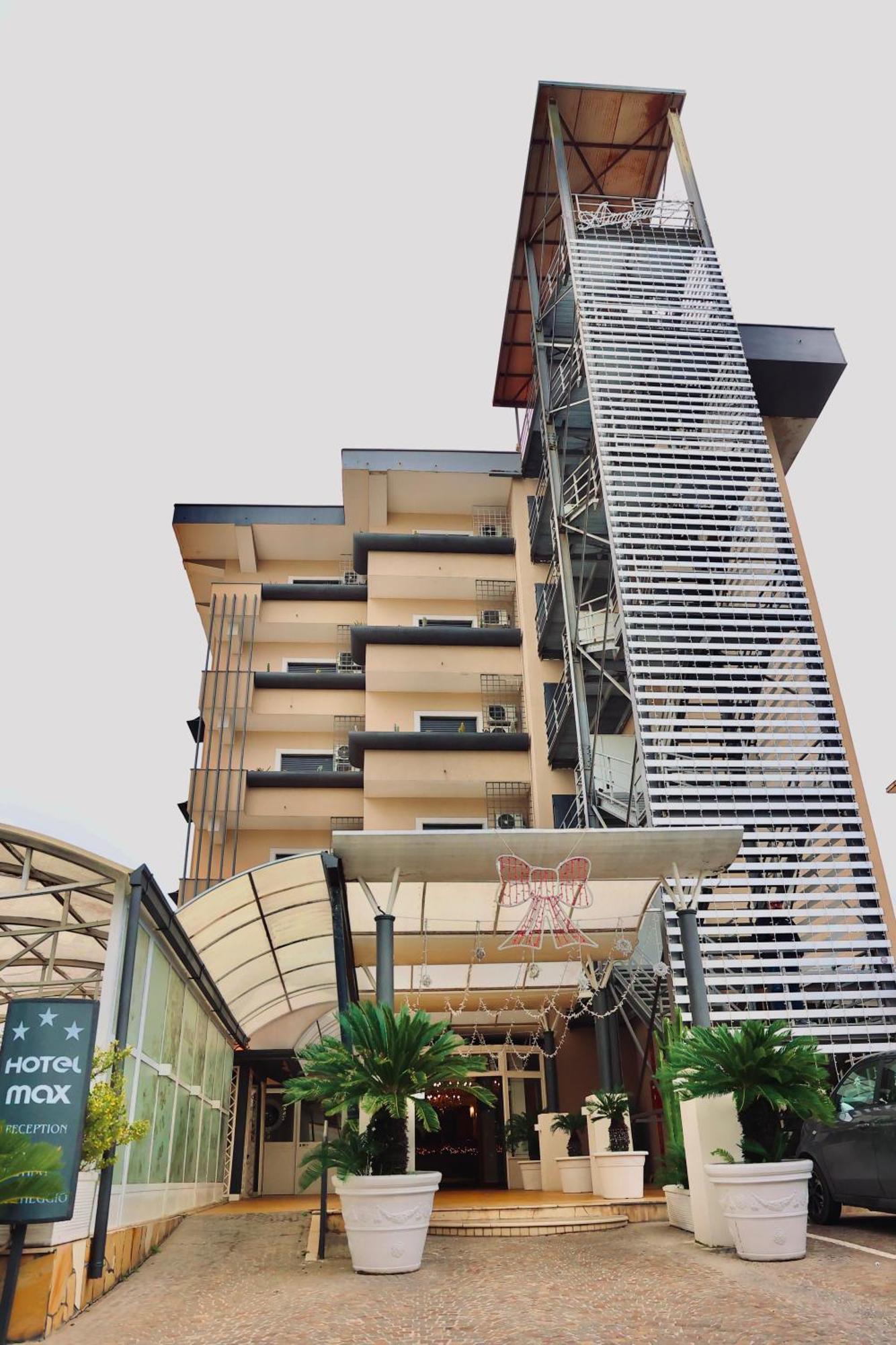 Hotel Max 아베르사 외부 사진