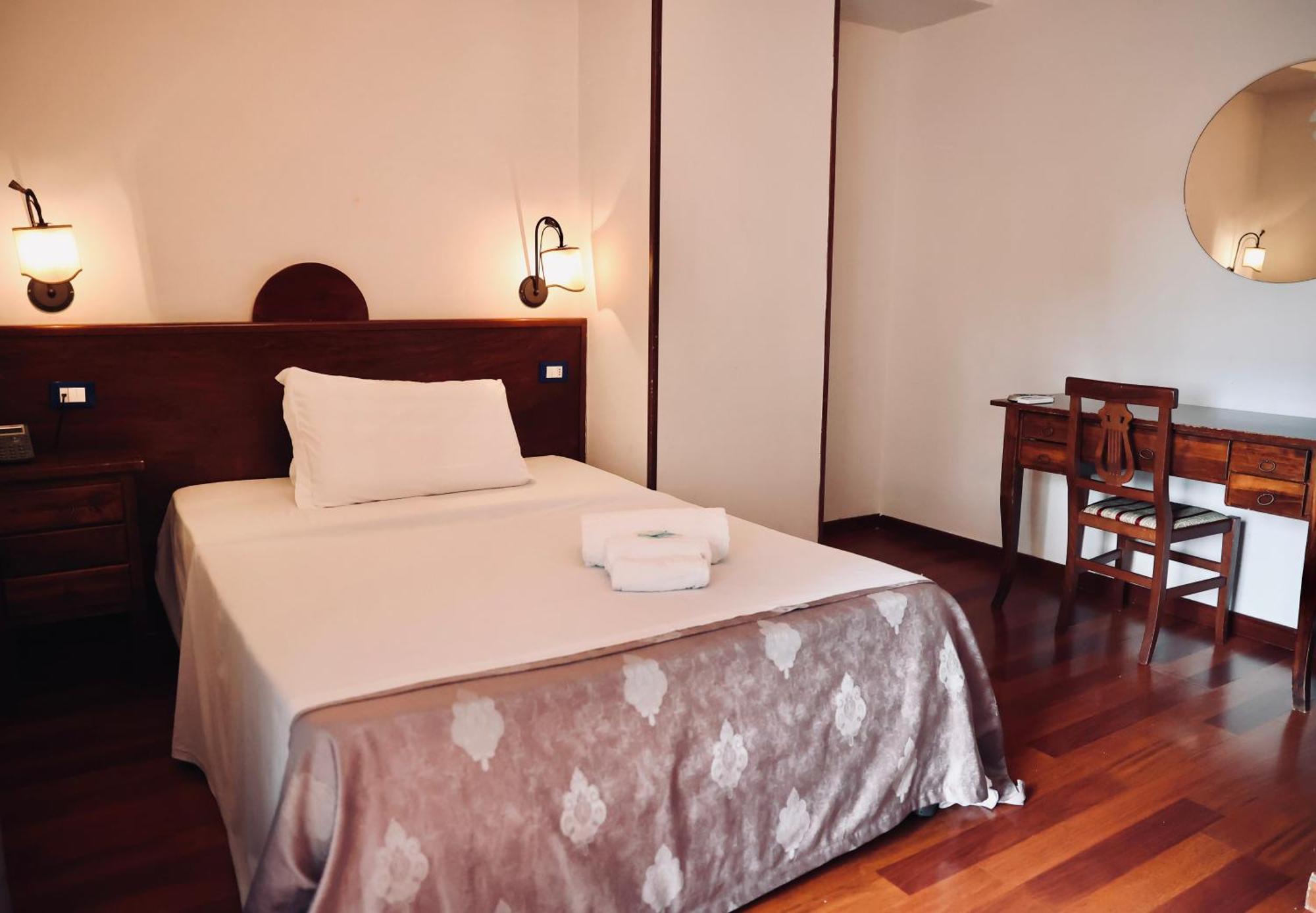 Hotel Max 아베르사 외부 사진