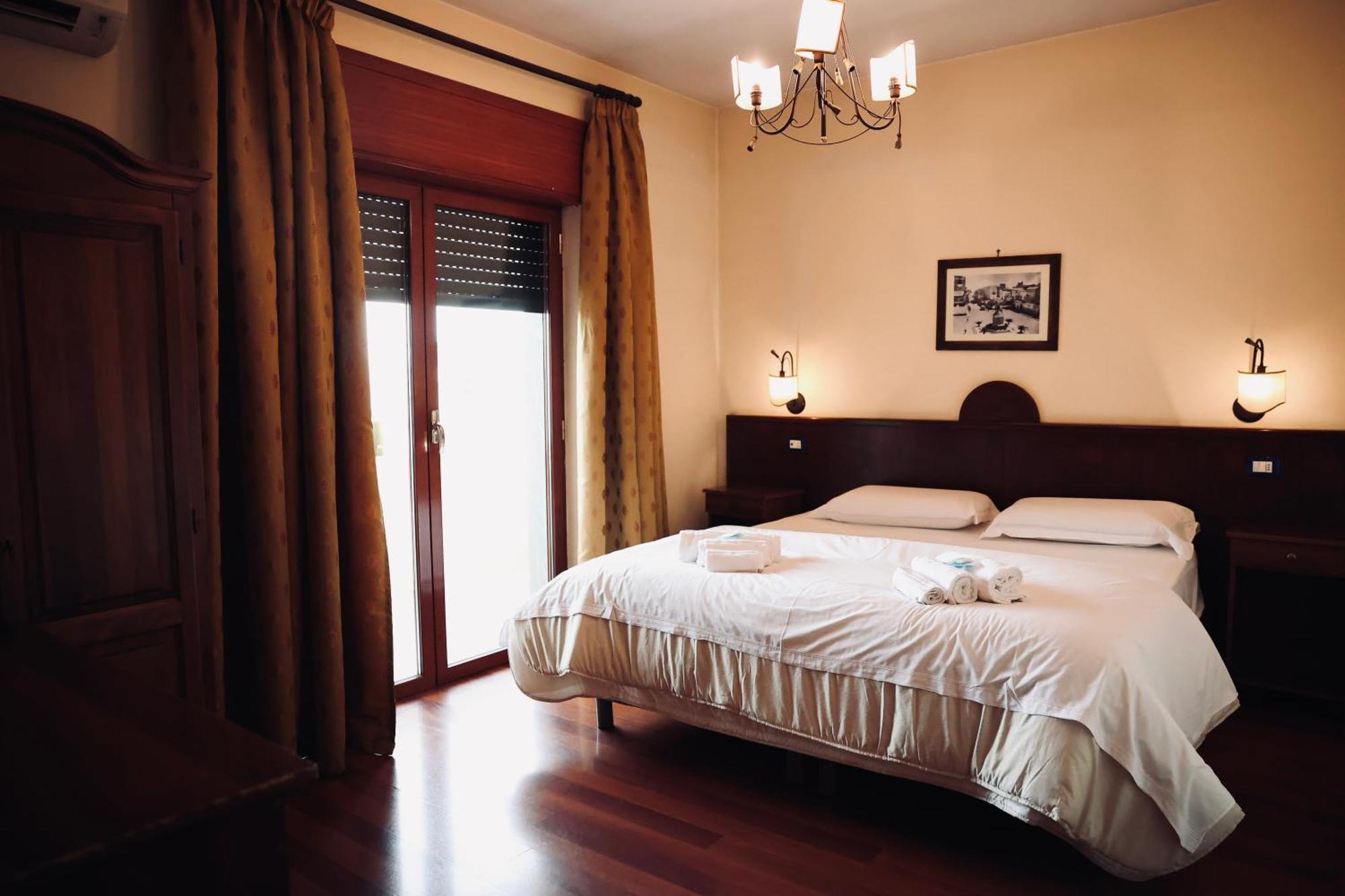 Hotel Max 아베르사 외부 사진
