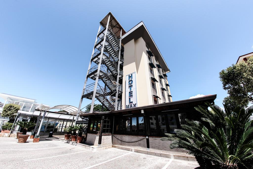 Hotel Max 아베르사 외부 사진
