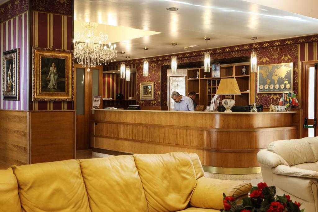Hotel Max 아베르사 외부 사진