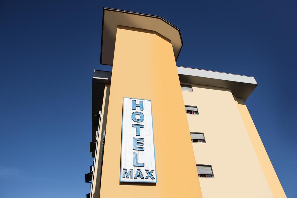Hotel Max 아베르사 외부 사진