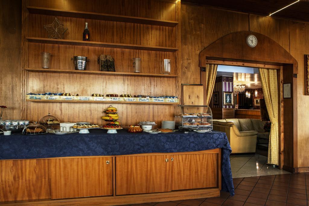 Hotel Max 아베르사 외부 사진